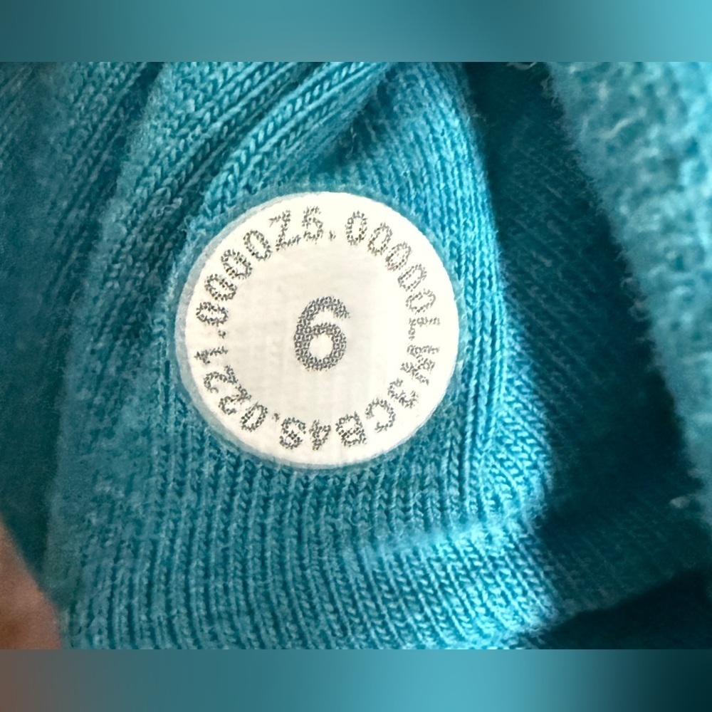 Lululemon Scuba Pullover - Picture 5 of 6